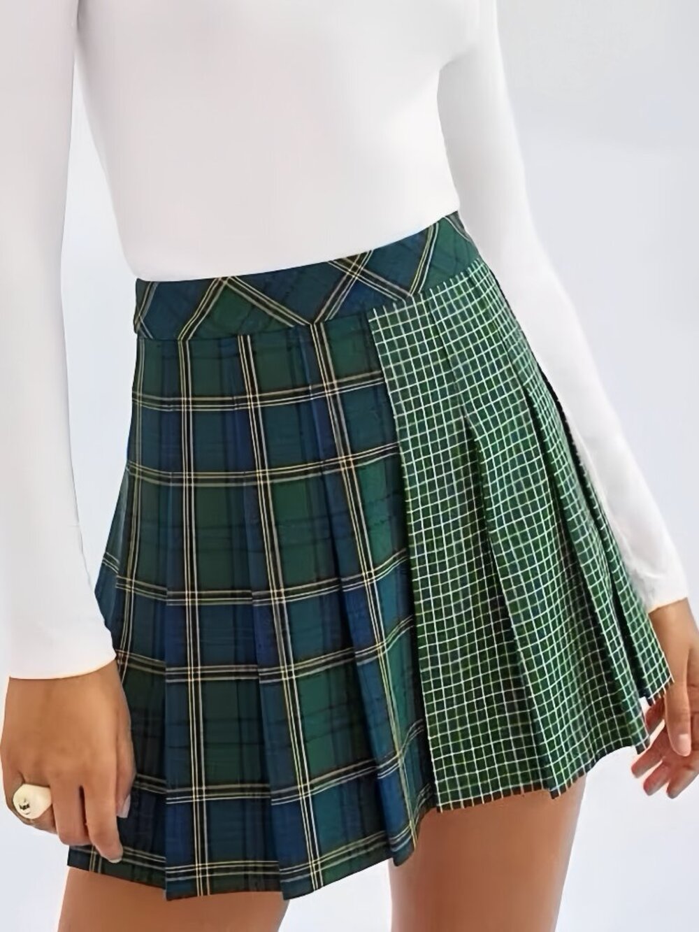 Aritzia Sunday Best Green Mixed Plaid Pleated Mini Skirt Size 0 Preppy School Gi